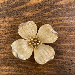 Crown Trifari PIN Signed Vtg DOGWOOD Flower Blossom Brushed Gold Tone Brooch